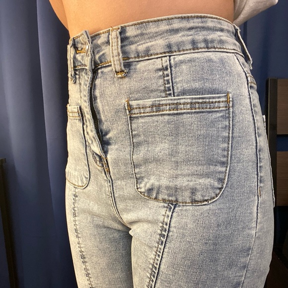 Y2K High Rise Flared Jeans - Picture 4 of 5